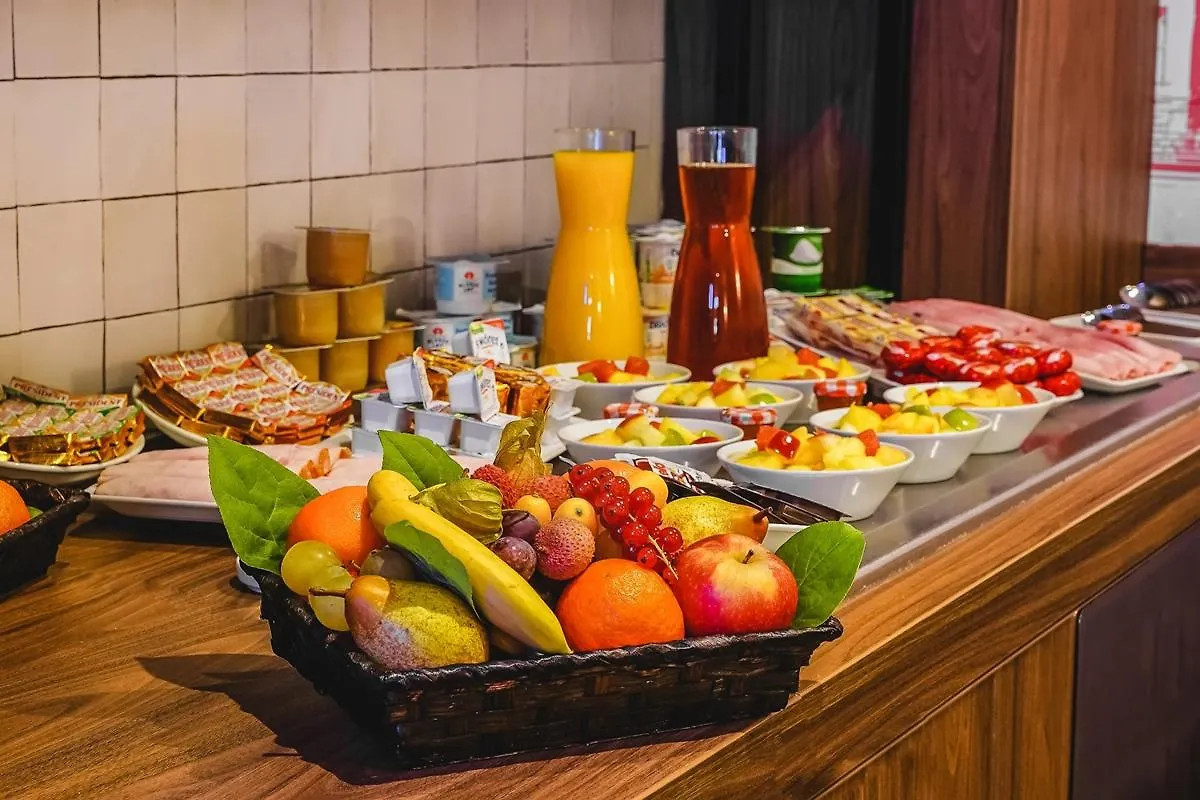 Timhotel Montmartre Отель