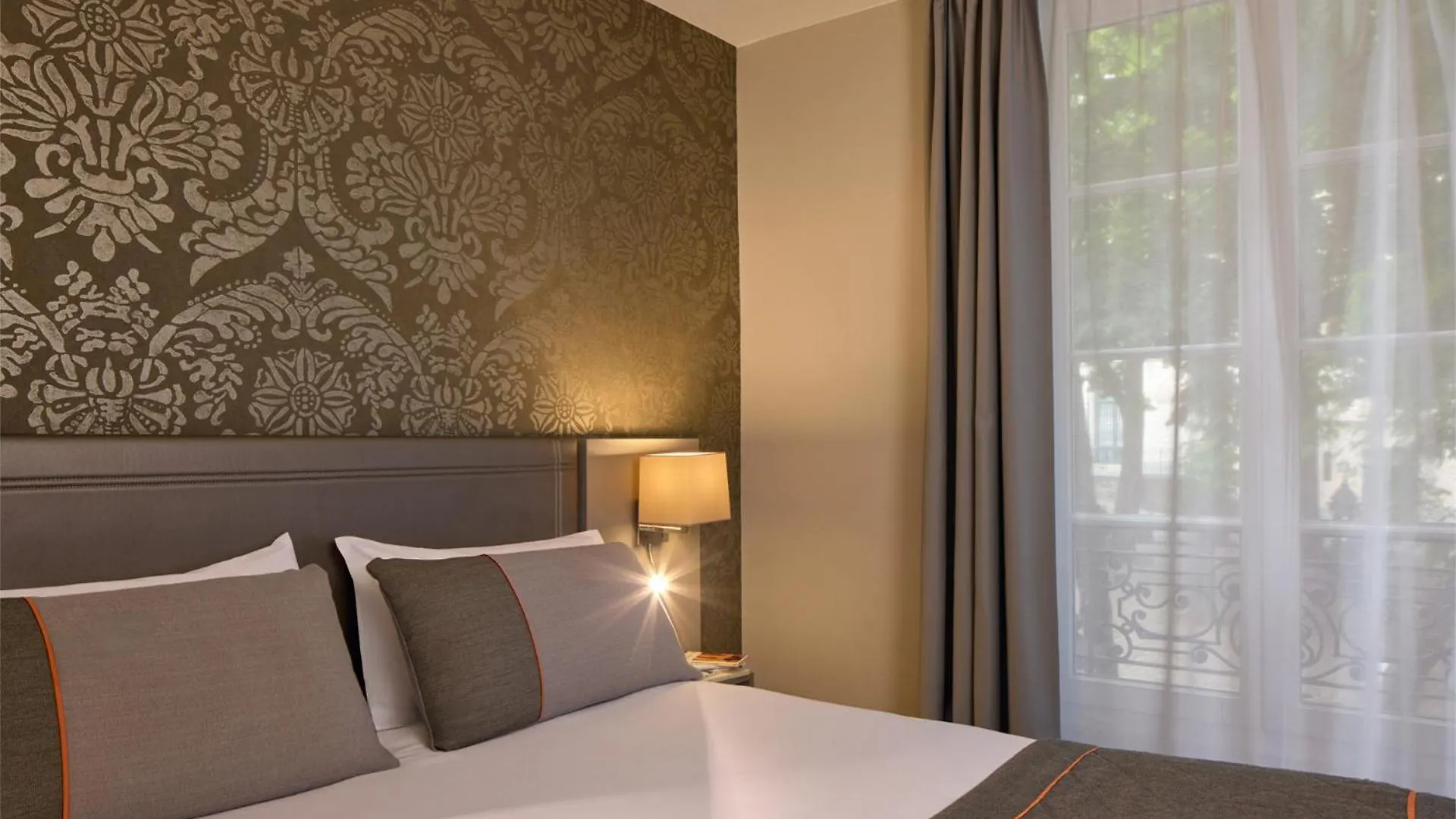 Timhotel Montmartre Отель Париж